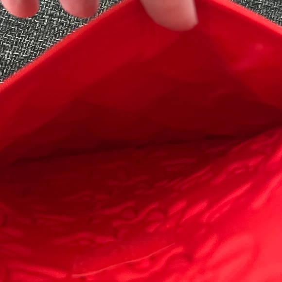 Disney Parks Minnie Mouse D-Tech Red Bow Embossed 11" Tablet Crossbody Purse Bag - Picture 10 of 14